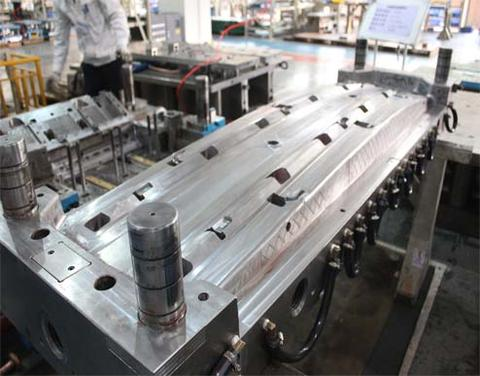 汽車頂注塑模具